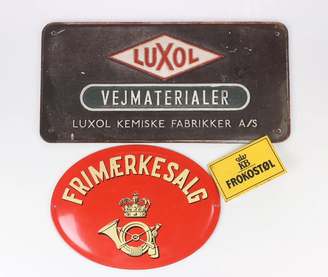 Three enamel signs (3) — Hobby and collectibles/Collectibles — Lauritz