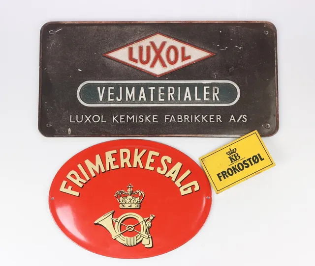 Three enamel signs (3)