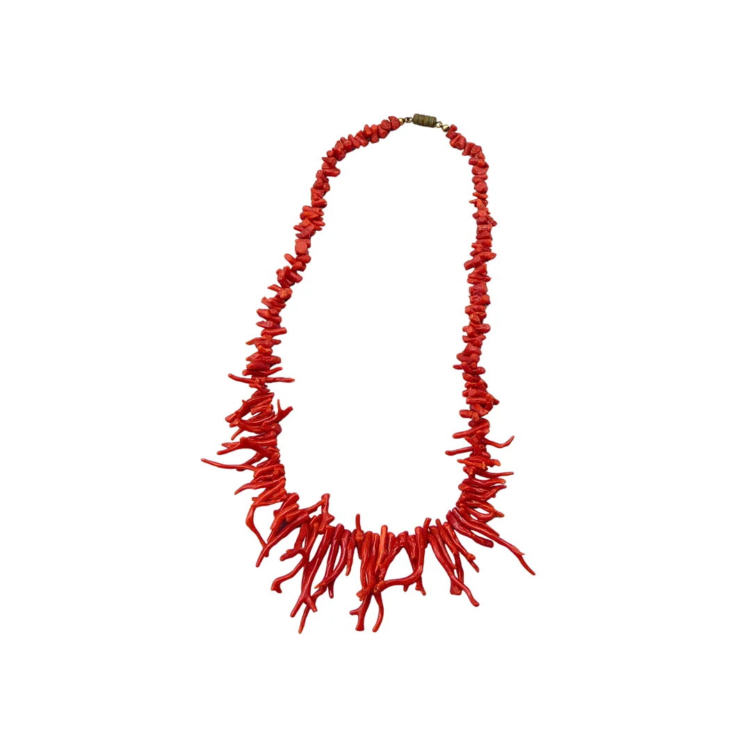 ROTE KORALLENKETTE MIT SCHRAUBVERSCHLUSS. — Necklace — Auktionshaus Stuber's Hammerschlag