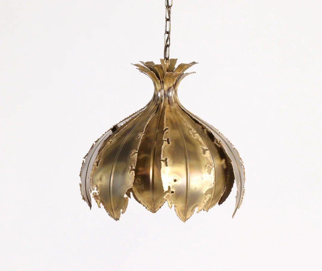 Svend Aage Holm Sørensen. Pendant 'The Onion' — Lamps and lighting/Pendant lights — Lauritz