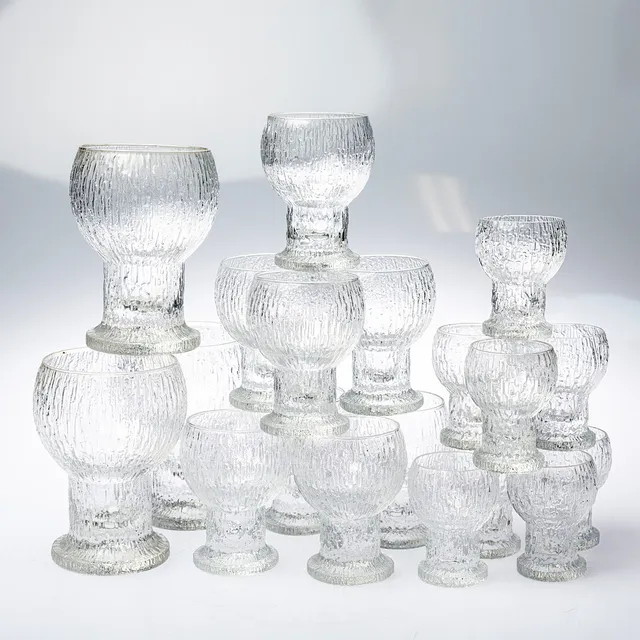 TIMO SARPANEVA. Glasservisdelar, 19 dlr, "Kekkerit" , iittala, Finland.