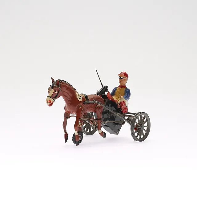 MEKANISK LEKSAK, travhäst med kusk, DGM, Tyskland, 1900-talets mitt.
