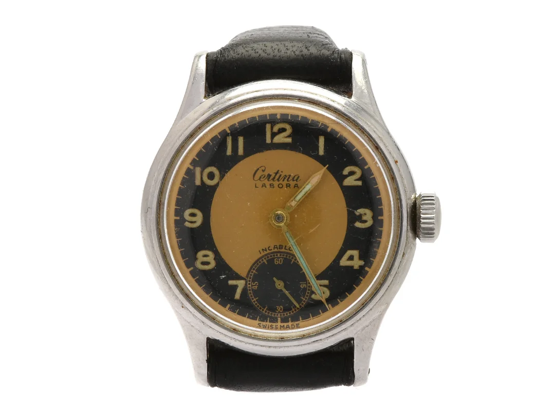 CERTINA, Labora, Boett nr. 1049643, herrur, 32 mm, stål, manuell, plexiglas, liten sekundvisare, renoverad urtavla, skadad urtavla, skadad boett, läderband, ca 1950. — Klockor/Certina — Kaplans