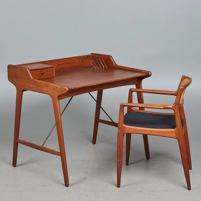 SVEND ÅGE MADSEN. Schreibtisch mit Stuhl, Teak, Metall, Korbgeflecht, 1960er Jahre, Dänemark (2).