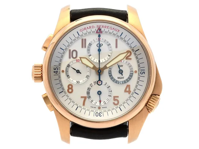 GIRARD-PERREGAUX, Sea Hawk Chronograph, "R&D 01", Cal. 33CO.AD, Verk nr. 06065, Serie nr. 8, Ref nr. 49930-52-151-BBBA, Boett nr. 49931, kronograf, herrur, 43 mm, 18K rosa guld, automatisk (rotor i 18K guld), safirglas, datum, dag och natt-indikator, glasbaksida, läderband, viklås (18K rosa guld), cert (ej komplett), ca februari 2012, box (ej komplett), ytterkartong.