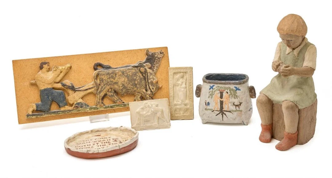 Gunnar Hansen: A collection of ceramics and plaster, partly painted and glazed. H. 4–39 cm. (13) — Modern Decorative Art — Bruun Rasmussen
