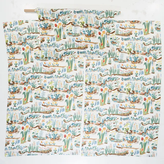 JOSEF FRANK. "Primavera", 4 gardinvåder, lin 100, för Firma Svenskt Tenn, fållade.