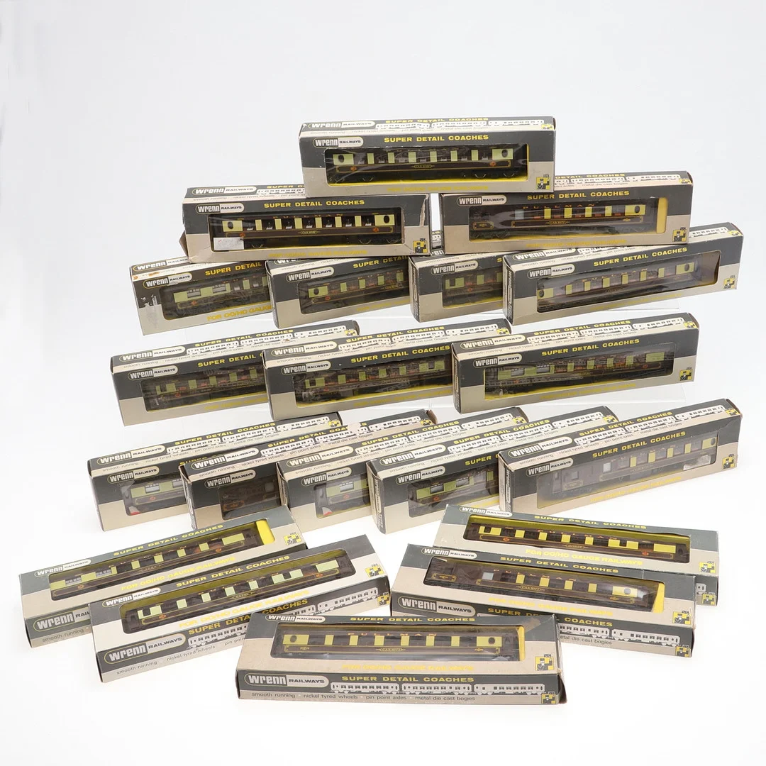 WRENN - BOXED 00 GAUGE COACHES. — Toys — Lawrences Auctioneers