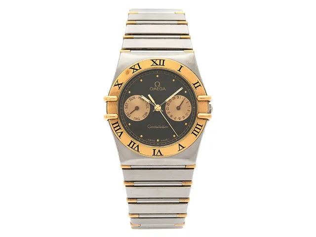 OMEGA, Constellation, s.k. "Uggla", Cal 1444, Serie nr. 50445749, Ref nr. DR 396.1070, Boett nr. 396.1070 / 396.1080, herrur, 32,5 mm, stål/guld, quartz, safirglas, dag, datum, integrerad originallänk (halvstav), viklås, Ref nr. 1448/431 1392/012, ca 1986.