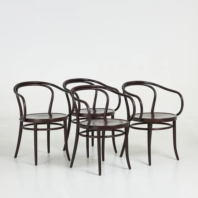 MICHAEL THONET. Karmstolar, 4 st, "Ton 30", betsade stommar, etikettmärkta.