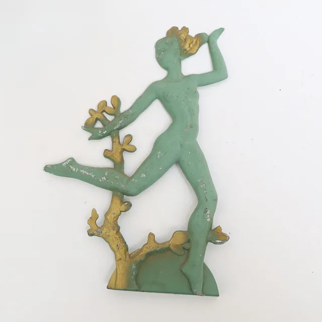 SKULPTUR, 1940-tal, Swedish modern, bemålad metall. Föreställande kvinna.