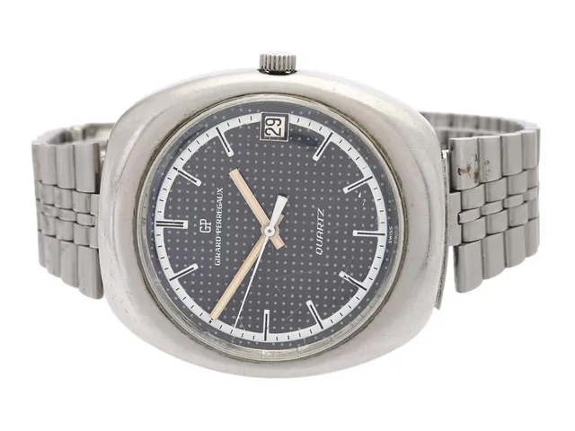 GIRARD-PERREGAUX, herrur, 38 mm, Cal 352-532, Serie nr. 133287, Boett nr. 9444 GA, stål, quartz, plexiglas, datum, defekt (går ej), ca 1975, metallänk ej original.