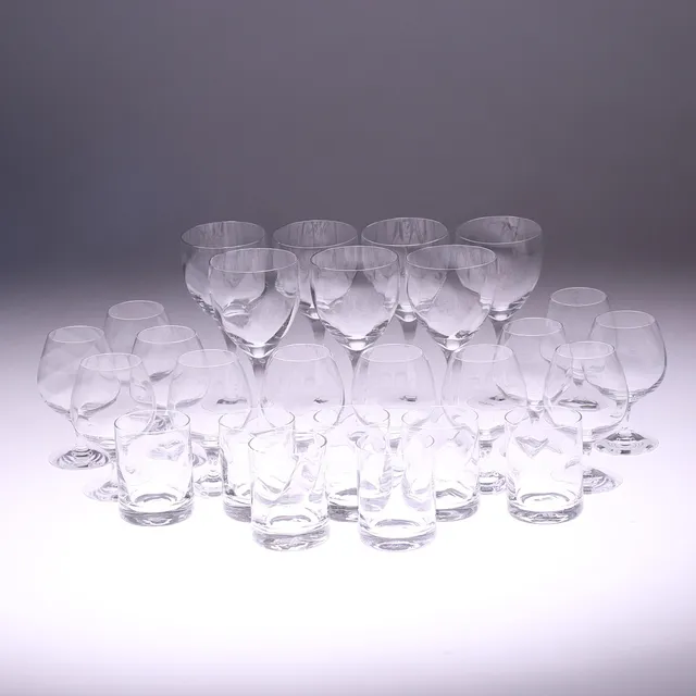 BERTIL VALLIEN. GLASSERVISDELAR, 26 delar, ''Chateau'', Kosta Boda.