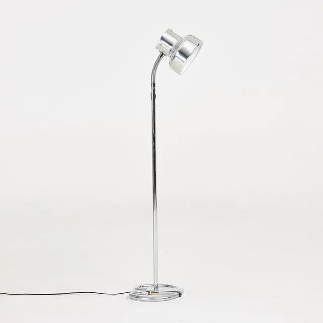 ANDERS PEHRSON. "Bumling", golvlampa, kromad metall, Atelje Lyktan, Åhus, etikettmärkt.