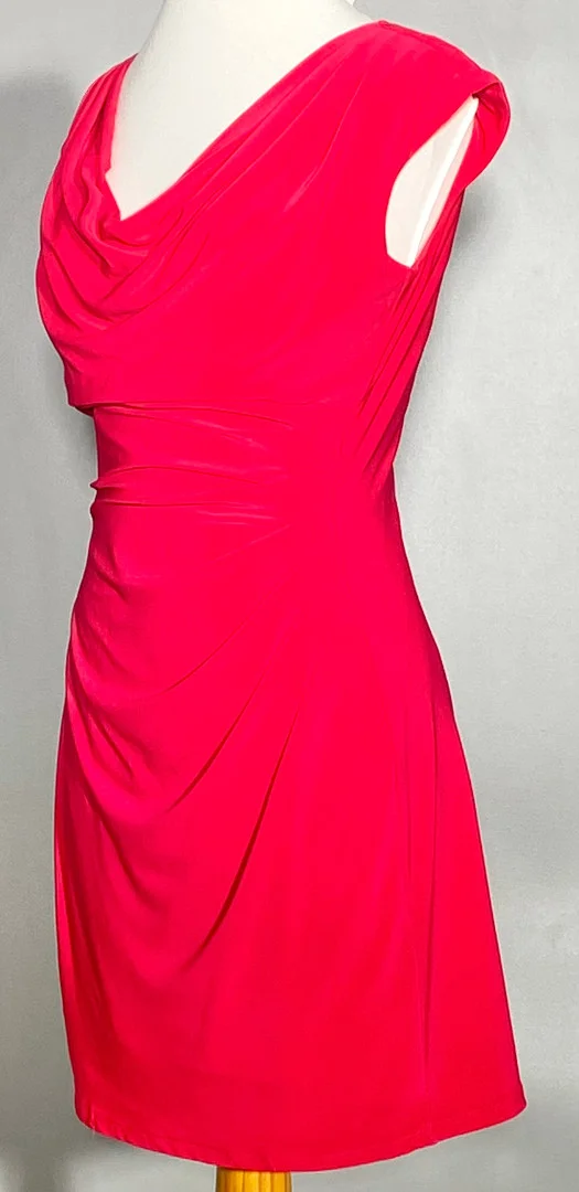 RALPH LAUREN, DRESS. VESTIDO DRAEADO FUCSIA. TALLA 6. — Vintage & Designer Fashion — Barcelona Auctions