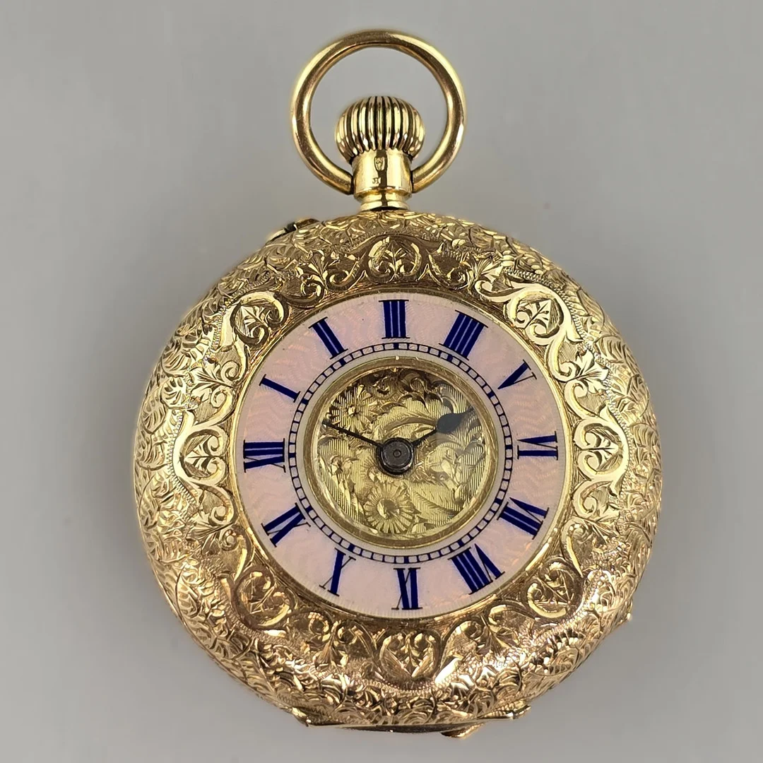 - HALBSAVONETTE-DAMENTASCHENUHR - FEIN RELIEFIERTES 750/000-GELBGOLDGEHÄUSE (18K) MIT ZWEI DECKELN. — Pocket & Stop Watches — Auktionshaus Blank