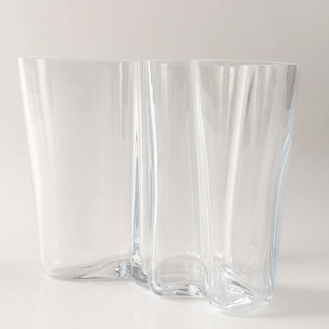 ALVAR AALTO. Vas, "Savoy", glas, Iittala. — Art glass — Helsingborgs Auktionskammare