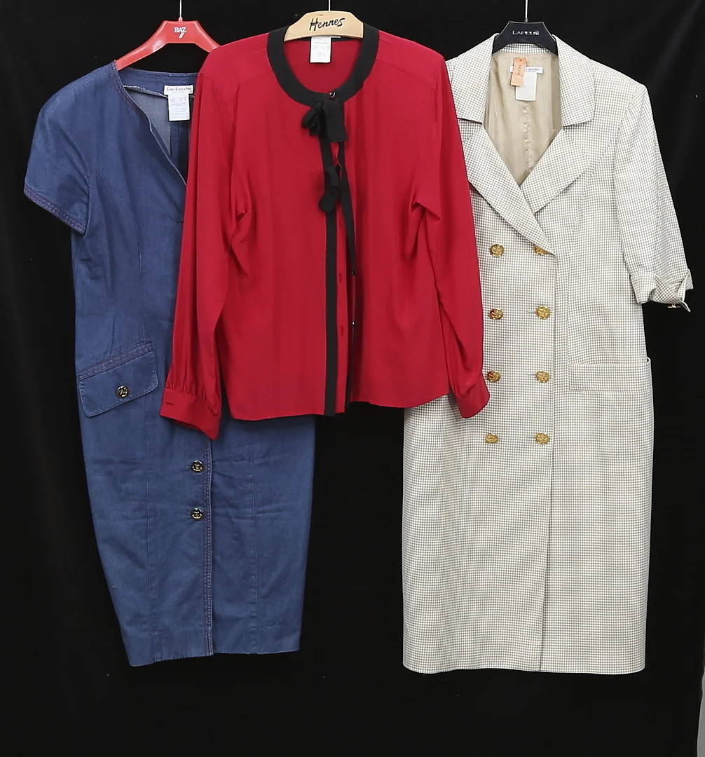 KLÄNNINGAR, 2 st samt BLUS, Guy Laroche, 1900-talets fjärde kvartal. — Vintage & Designer Fashion — Gomér & Andersson Linköping