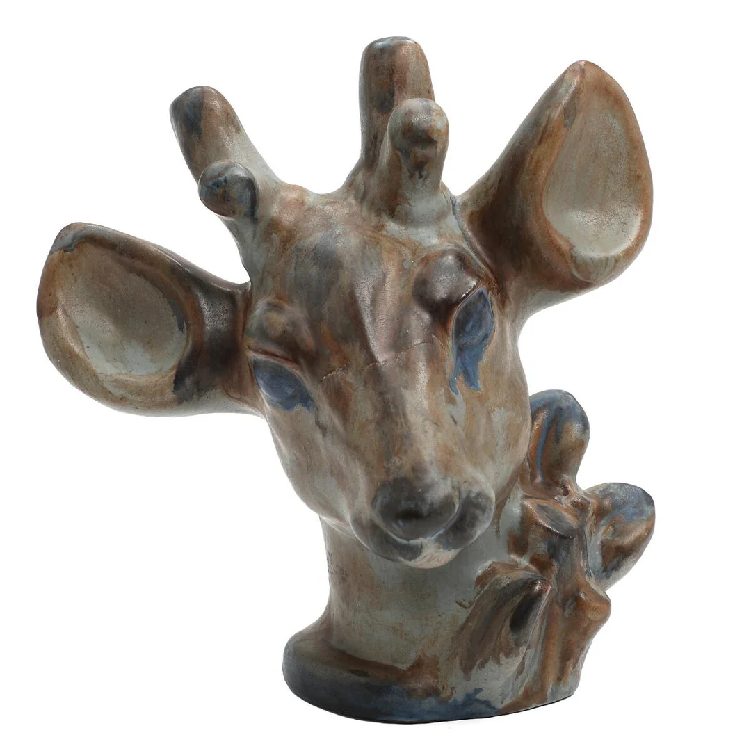 Stoneware deer's head with brownish and blue glaze. Stamped monogram, Ingdam Danmark. H. 21 cm. — Modern Decorative Art — Bruun Rasmussen
