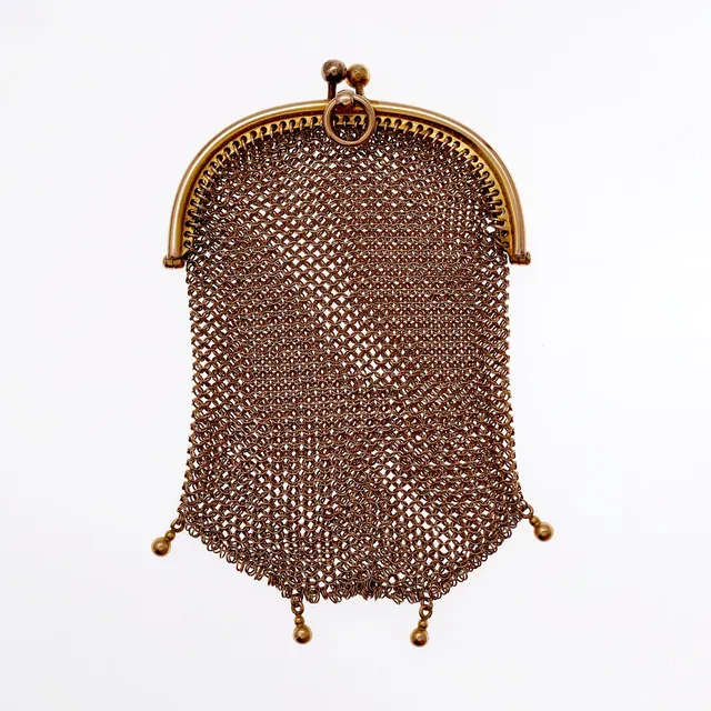 Gold mesh purse, early decades of the 20th Century.