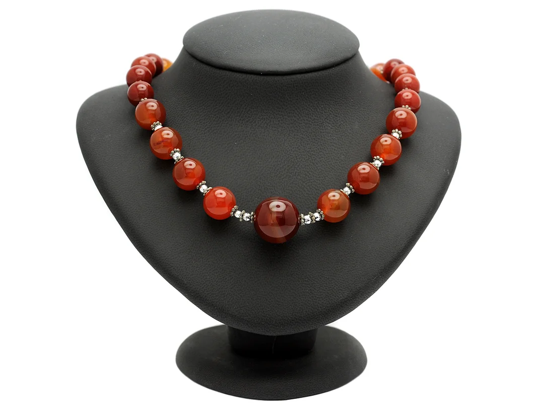 COLLIER , karneol, längd 46 cm, silverlås. — Smycken/Collier — Kaplans