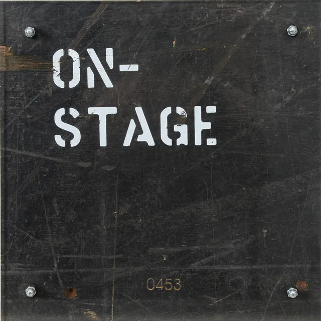 OKÄND KONSTNÄR. "On stage", trä & plexiglas.