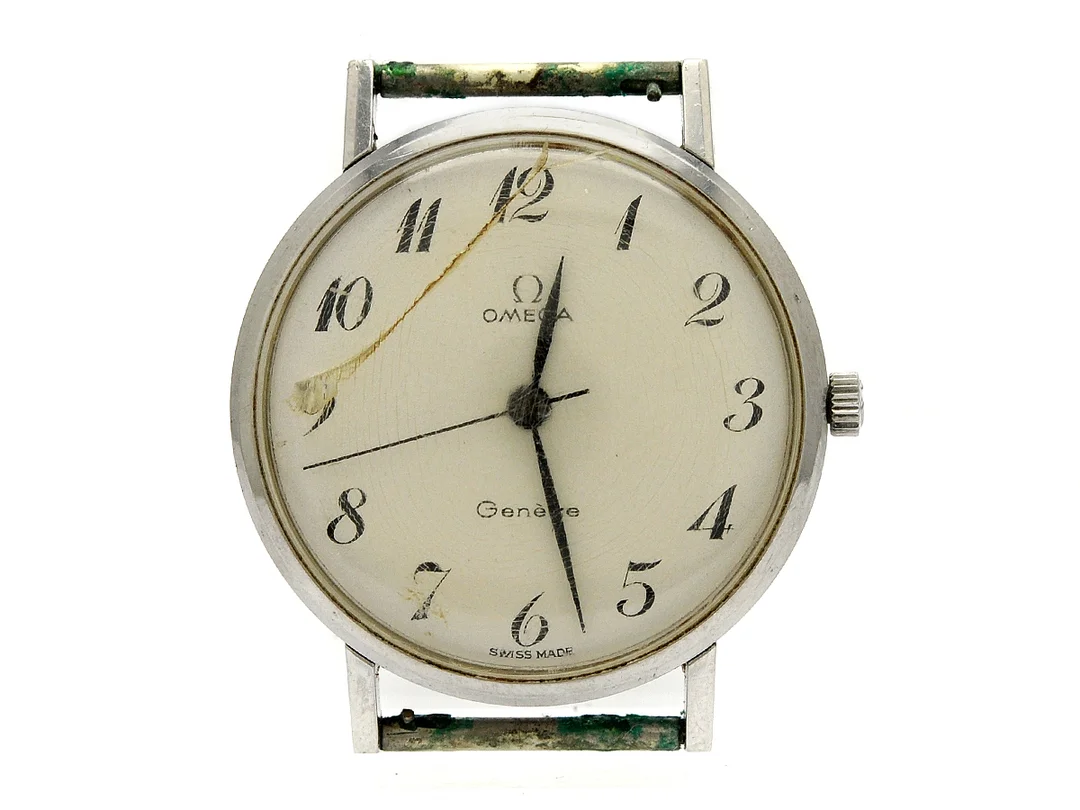 OMEGA, Genève, Cal 601, Serie nr. 25074541, Ref nr. ST 131.018, Boett nr. 131.018, herrur, 31 mm, stål, manuell, plexiglas (skadat), skadad urtavla , ca 1967. — Klockor/Omega — Kaplans
