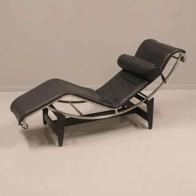 LE CORBUSIER. PIERRE JEANNERET & CHARLOTTE PERRIAND, VILSTOL/ CHAISE LONGUE, LC4, CASSINA.