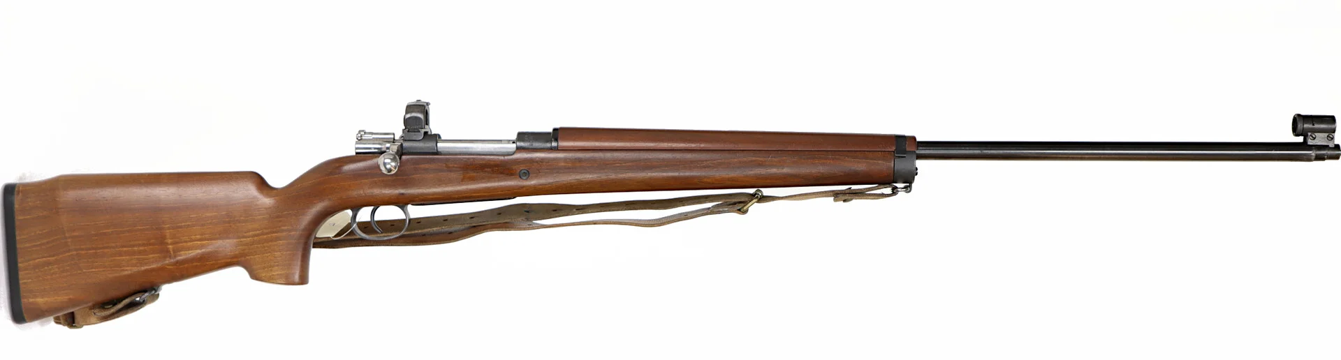 677. GEVÄR, svenskt, Repeter, fabrikat Carl Gustav, modell 63, kaliber 6,5x55, tillv.nr 121384, se-nr Begagnad. — Military weapons — Walter Borg