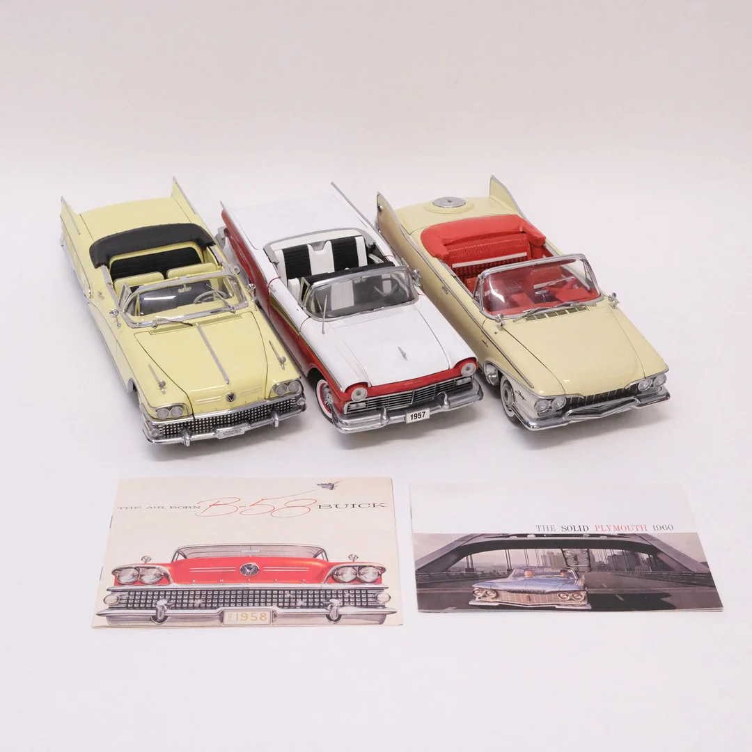 SUN STAR. TRE MODELLBILAR. SKALA 1:18. — Model cars — Björnssons Auktionskammare