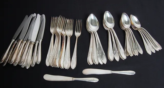 MATBESTICK, 49 delar, " Slottsbarock " nysilver.