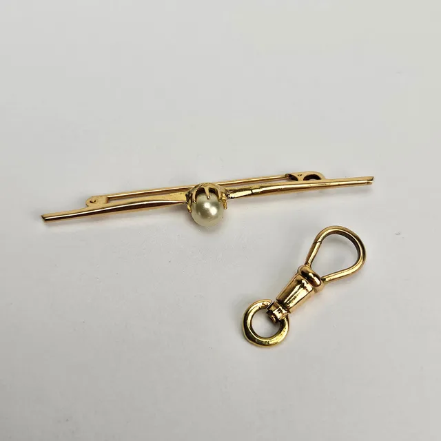 LÅS OCH BROSCH, guld, 18K, total vikt ca. 3,1 gram.