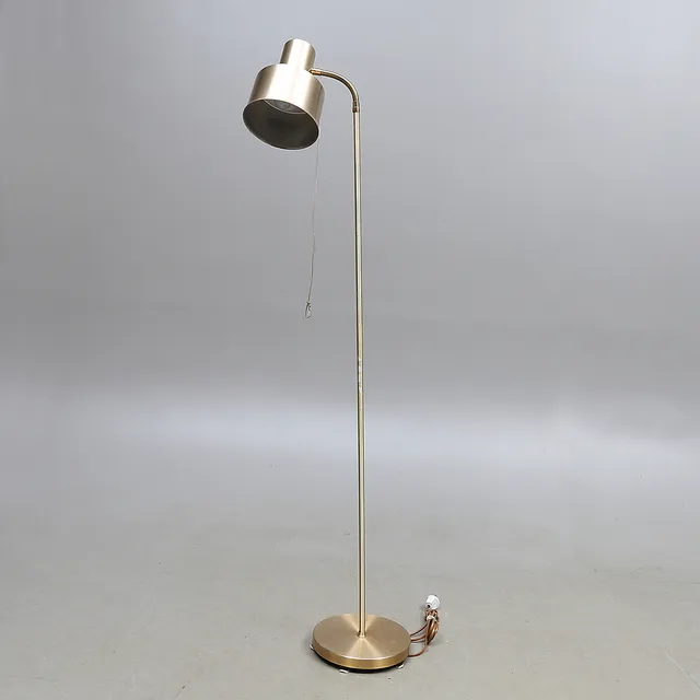 GOLVLAMPA, metall, 1900-talets andra hälft.