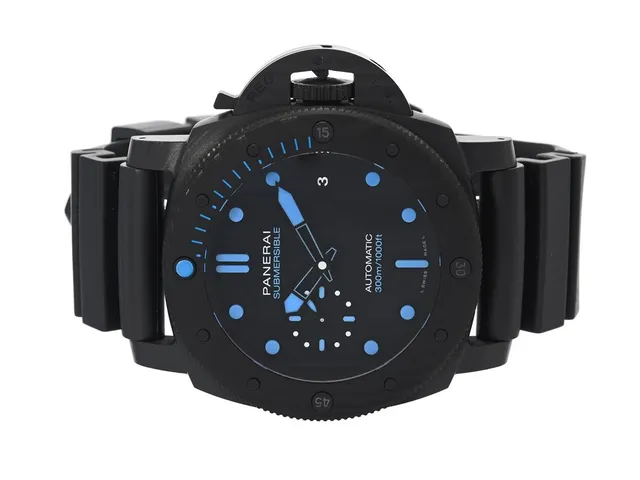PANERAI, Submersible (300m/1000ft), Cal P9010, Verk nr. 065968, Serie nr. OP7094/PN0016053, Ref nr. PAM01616, Boett nr. V0418/2000, herrur, 47 mm, kolfiber (Carbotech)/titan, automatisk, safirglas, datum, liten sekundvisare, gummiband, tygband, cert, oktober 2019, box, ytterkartong.