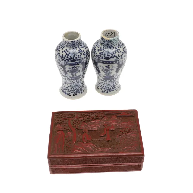 CHINESE CINNEBAR LACQUER BOX & PAIR OF SMALL VASES.