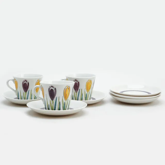 ELLEN MORTENSEN. Tekoppar med fat "Crocus", 3 st (+3 extra fat), flintgods, Upsala-Ekeby/Gefle.