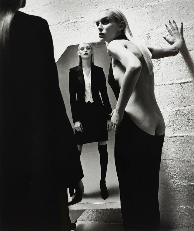 HELMUT NEWTON. efter, "Fashion, New Yorker, Paris 1996", ur "Baby Sumo", 2009.