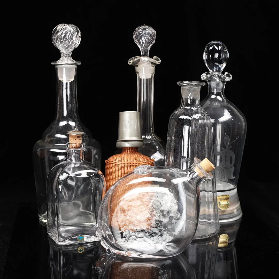 KARAFFER, PLUNTA, 7 delar, 1800/1900-tal. — Utility glass — Växjö Auktionskammare