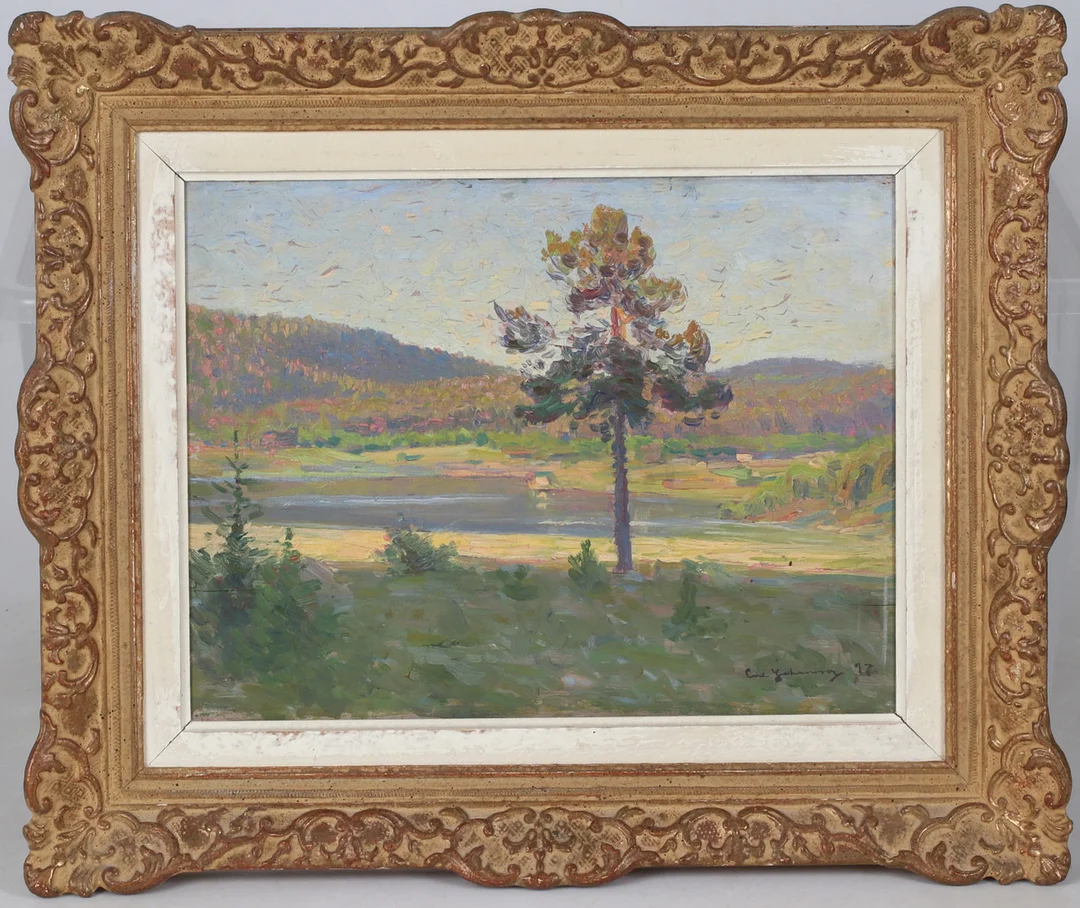 CARL JOHANSSON. Landskap med hus, olja på pannå, signerad. — Paintings — Stadsauktion Sundsvall