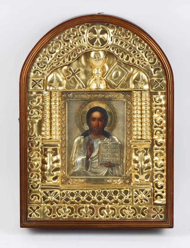 IKON, Kristus Pantokrator, Ryssland, silverrisa, tempera på träpannå, kiota i förgyllt trä.