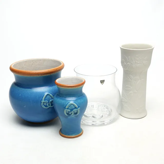 VASER, 4 st, keramik/glas, bland annat Arabia och Orrefors.