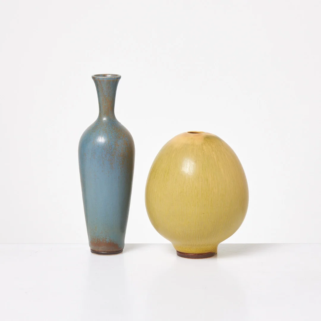 BERNDT FRIBERG. Vaser, 2 st, glaserat stengods, Gustavsberg, studiohanden. — European — Stockholms Auktionsverk Sickla