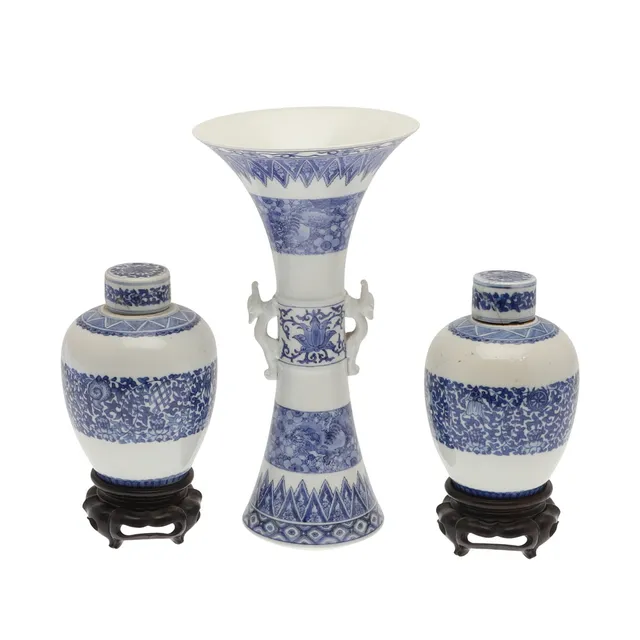 CHINESE GU TYPE VASE & PAIR OF LIDDED JARS.