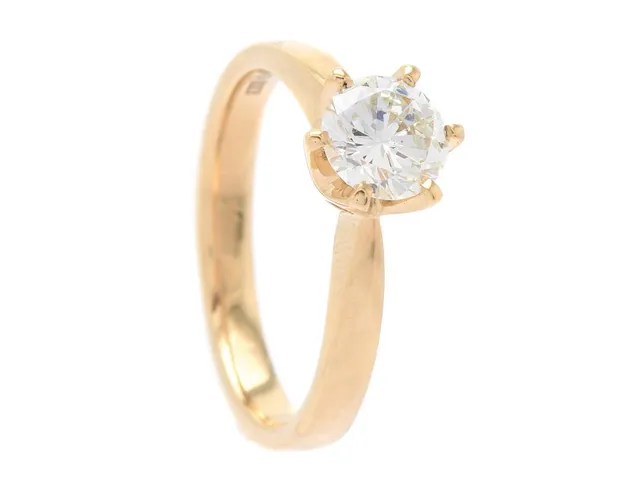 ENSTENSRING, 18K guld, briljantslipad diamant ca 0,77 ct, ca Cr/VS2, stl 17 mm, vikt 4,4 g, diamanten har nagg på kulett.