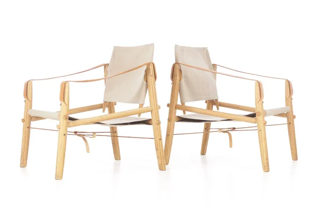 WeDoWood. A pair of 'Nomad Chairs' with frames made of moso bamboo (2)