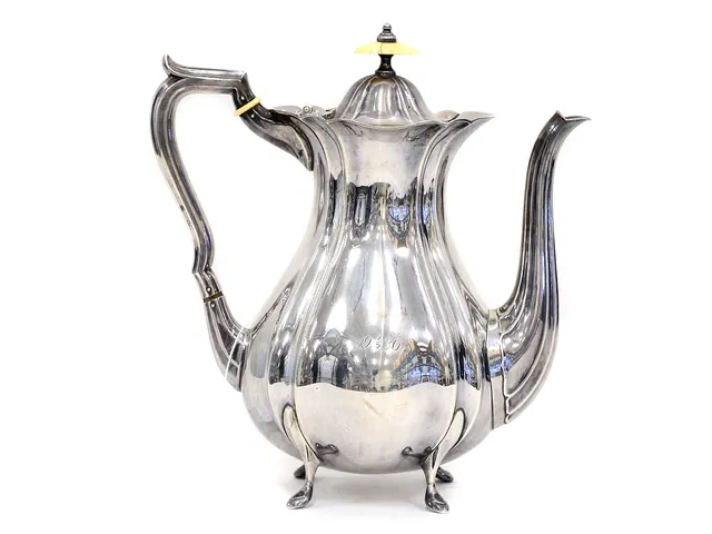 Kaffekanna S830 616,4g höjd:24cm, skadad knopp