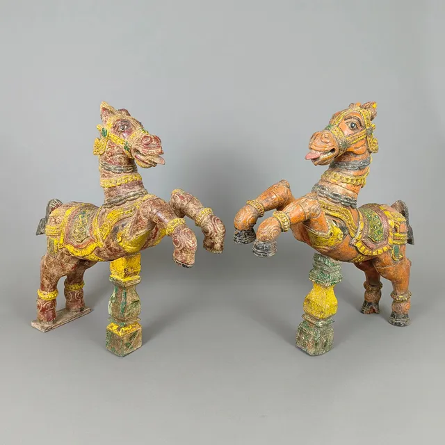 EIN PAAR PFERDEFIGUREN / PROZESSIONSPFERDE - INDIEN 19.JH.
