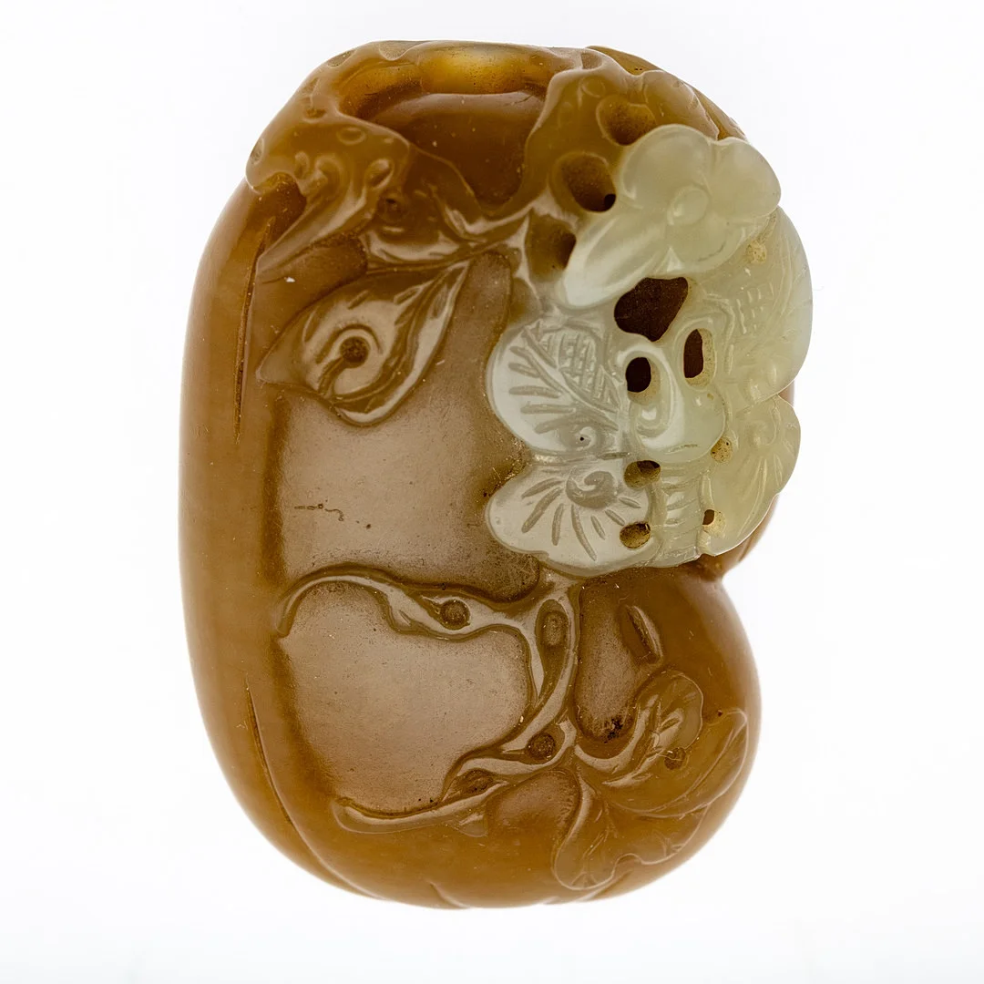 Schnupftabakflasche / Snuff bottle in Form einer Melone, Jade, China, späte Qing-Dynastie. — Jade — Stockholms Auktionsverk Hamburg