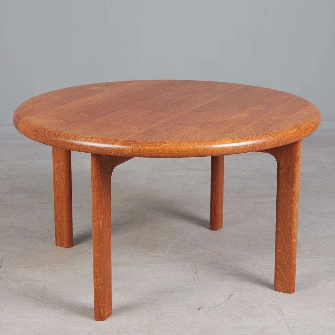 NIELS BACH. Couchtisch / Beistelltisch, Teak, 1960er Jahre, Dänemark. — Coffee Tables — Stockholms Auktionsverk Köln