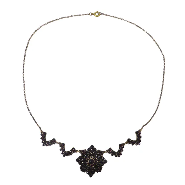 ANTIKES BÖHMISCHES GRANATCOLLIER.